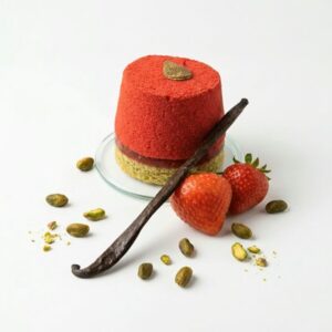 Entremets Fraisier vanille pistache – Maison Lavoisier Bruxelles