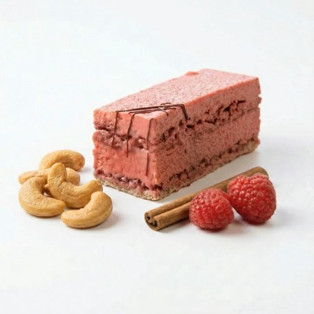 Entremets 4 Épices dacquoise cajou framboise – Maison Lavoisier Bruxelles
